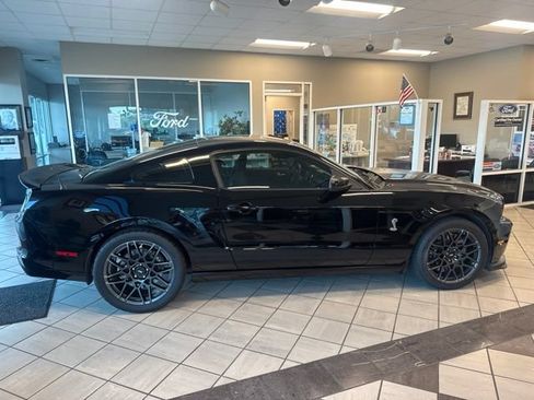 Used 2013 Ford Mustang Shelby GT500 RWD image 8