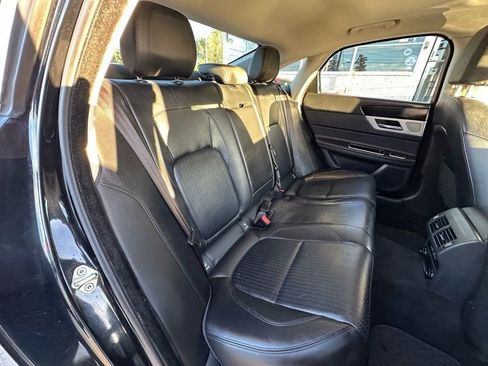 Used 2017 Jaguar XF Prestige AWD/4WD image 12