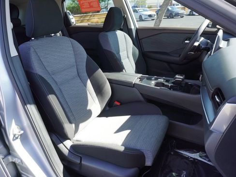 Certified 2023 Nissan Rogue SV FWD image 12