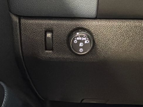 Used 2022 Chevrolet Colorado Z71 w/ Safety Package image 38