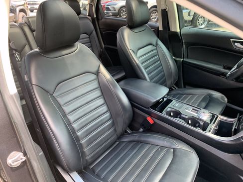 Used 2019 Ford Edge SEL w/ Equipment Group 201A AWD/4WD image 32