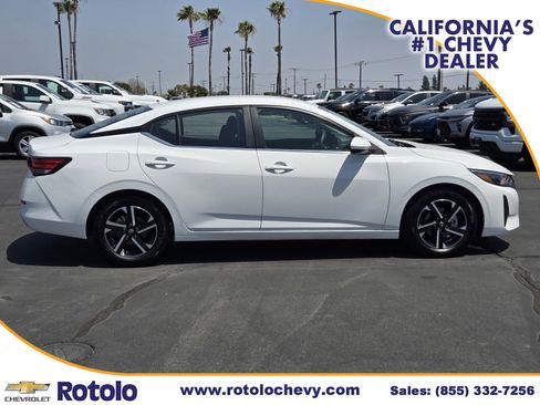 Used 2025 Nissan Sentra SV FWD image 8