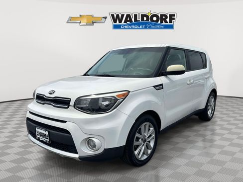Used 2018 Kia Soul + FWD image 3