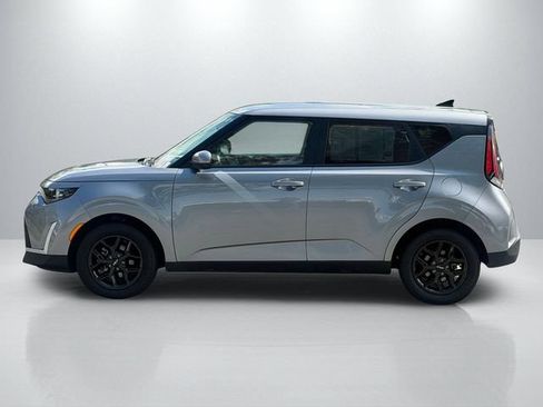 Used 2025 Kia Soul LX w/ LX Technology Package FWD image 4