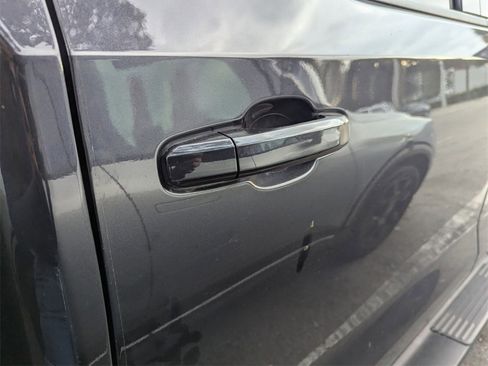 Used 2023 GMC Sierra 1500 Elevation image 17