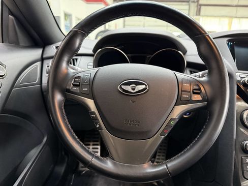Used 2015 Hyundai Genesis 3.8 image 18
