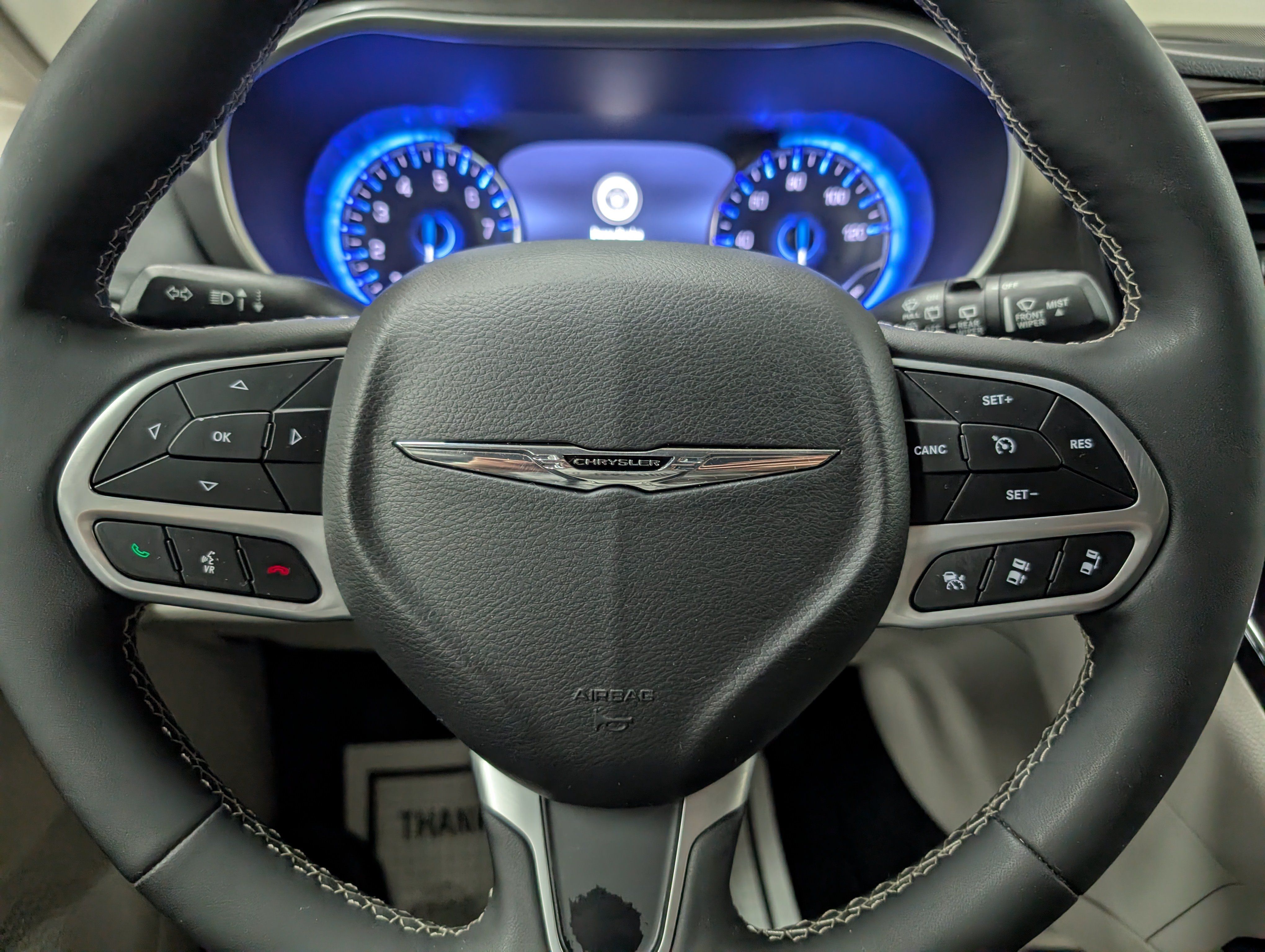 Used 2024 Chrysler Pacifica Touring-L FWD image 18