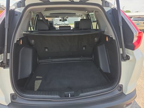 Used 2018 Honda CR-V Touring image 19