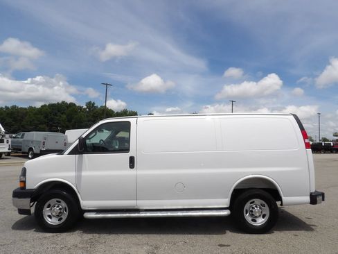 Used 2025 Chevrolet Express 2500 w/ Driver Convenience Package RWD image 59