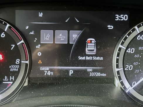 Used 2023 Toyota Highlander LE FWD image 19