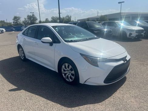 Used 2025 Toyota Corolla LE FWD image 1