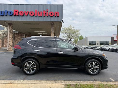 Used 2019 Nissan Rogue SV w/ Premium Package FWD image 8