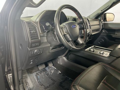 Used 2019 Ford Expedition Limited w/ Equipment Group 303A AWD/4WD image 9