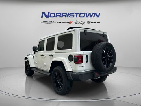 Used 2023 Jeep Wrangler Unlimited Sahara w/ Cold Weather Group AWD/4WD image 4