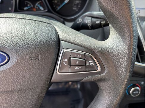 Used 2017 Ford Focus SEL image 21