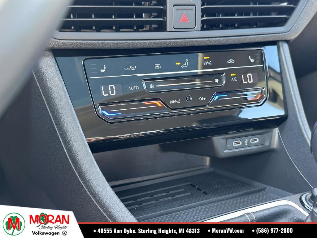 Used 2026 Volkswagen Jetta SE FWD image 26