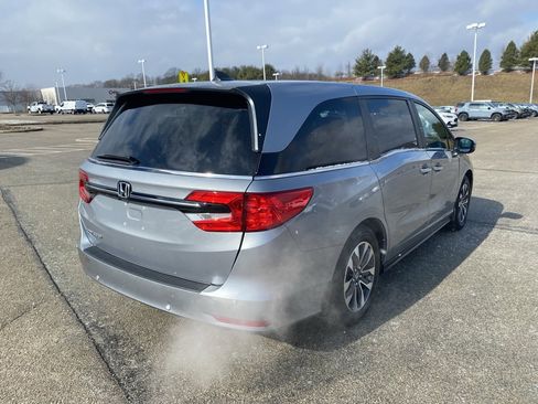 Used 2023 Honda Odyssey EX-L image 3