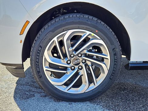 New 2025 Lincoln Navigator Reserve image 15