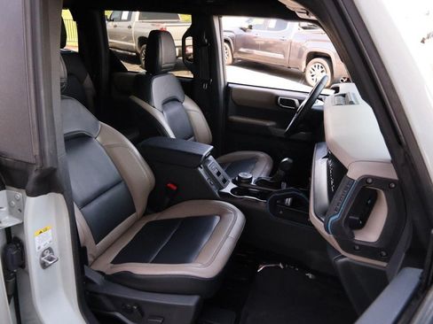 Used 2023 Ford Bronco Wildtrak AWD/4WD image 27