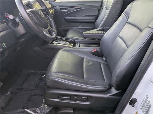 Used 2021 Honda Pilot Touring image 14