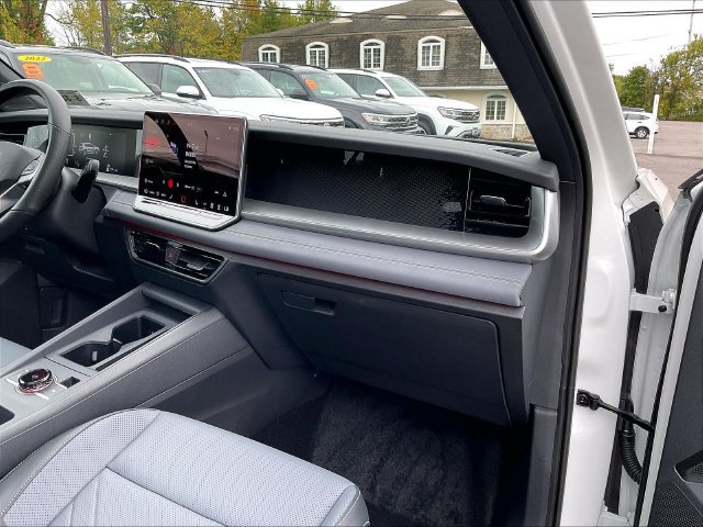 Used 2026 Volkswagen Tiguan SE R-Line AWD/4WD image 21