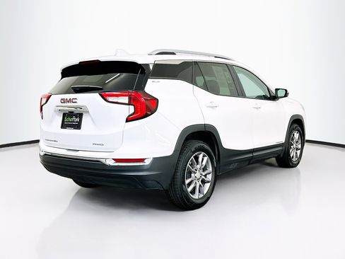 Used 2024 GMC Terrain SLT image 9