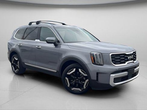 Used 2025 Kia Telluride S AWD/4WD image 2