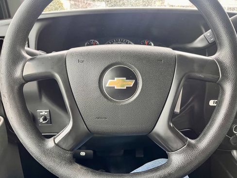 Used 2016 Chevrolet Express 2500 image 13