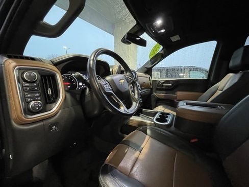Used 2022 Chevrolet Silverado 1500 High Country image 11