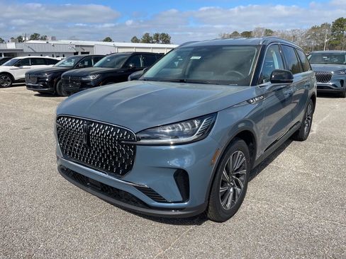 New 2026 Lincoln Aviator 2WD image 2