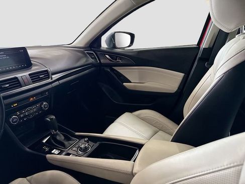 Used 2018 MAZDA MAZDA3 Grand Touring image 25