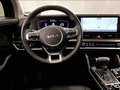 Used 2024 Kia Sportage EX FWD image 6