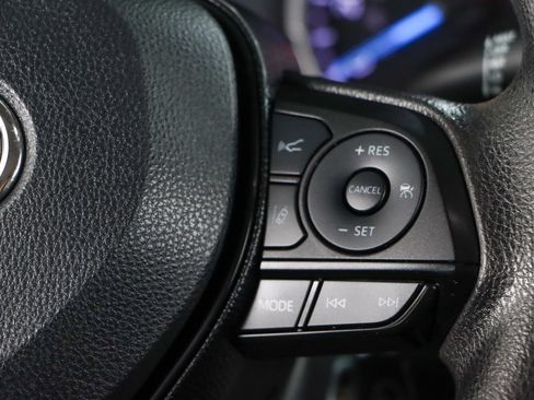 Used 2022 Toyota RAV4 LE AWD/4WD image 14