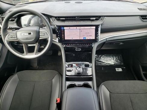 New 2026 Jeep Grand Cherokee Altitude AWD/4WD image 16
