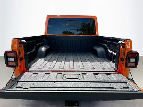 New 2025 Jeep Gladiator Rubicon w/ Convenience Group image 25