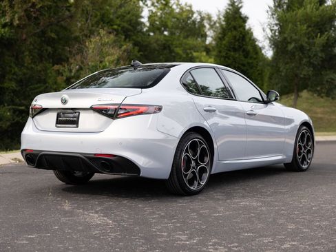 New 2025 Alfa Romeo Giulia image 9
