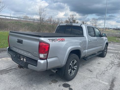 Used 2016 Toyota Tacoma TRD Sport w/ Towing Package image 6