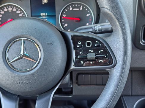 Used 2024 Mercedes-Benz Sprinter 2500 image 21