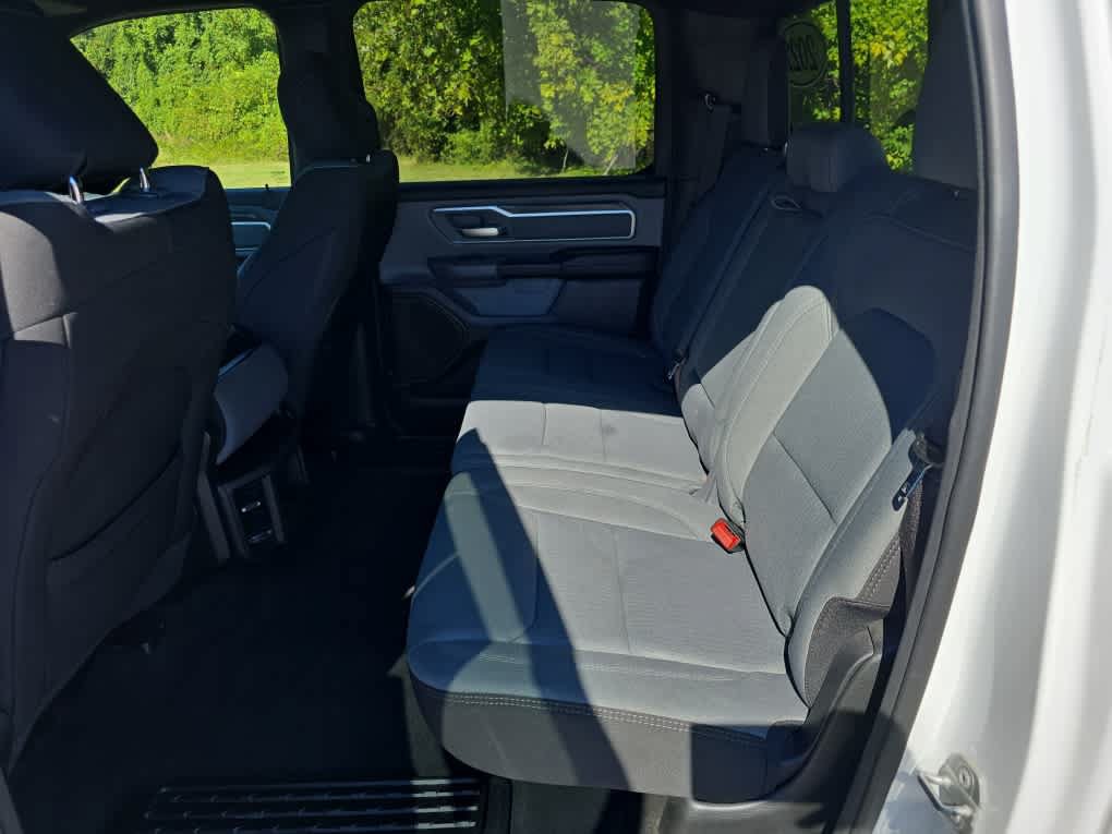 Used 2022 RAM 1500 Big Horn AWD/4WD image 11