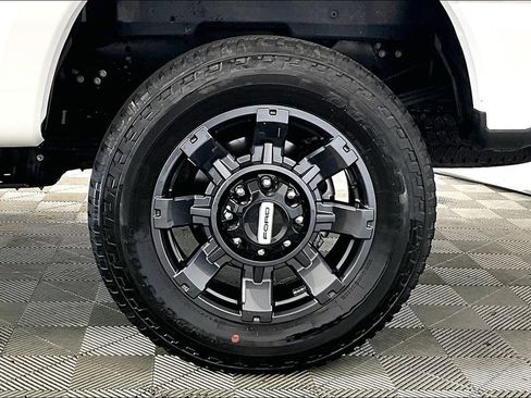 Used 2024 Ford F250 Lariat w/ Lariat Ultimate Package image 8
