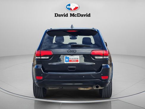 Used 2018 Jeep Grand Cherokee Altitude image 5