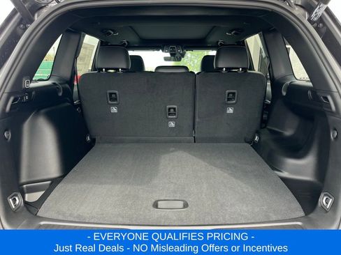 New 2025 Jeep Grand Cherokee Limited w/ Black Appearance Package image 31