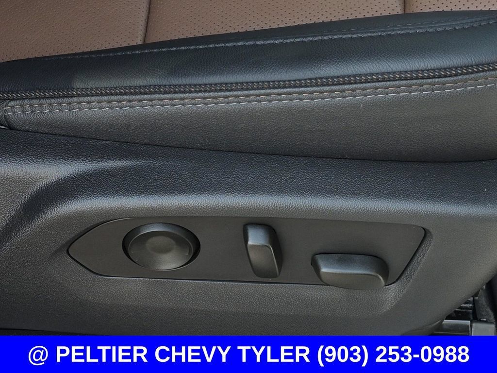Used 2023 Chevrolet Silverado 1500 High Country w/ Z71 Off-Road Package AWD/4WD image 14