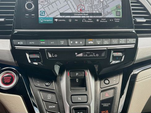 Certified 2025 Honda Odyssey Touring image 15