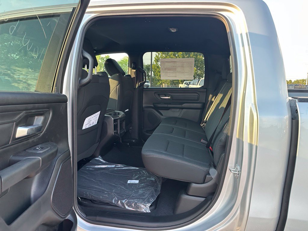 New 2026 RAM 1500 Express AWD/4WD image 13
