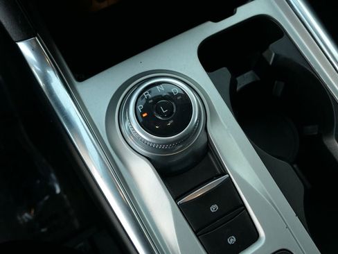 Used 2022 Ford Explorer XLT w/ Equipment Group 202A image 23