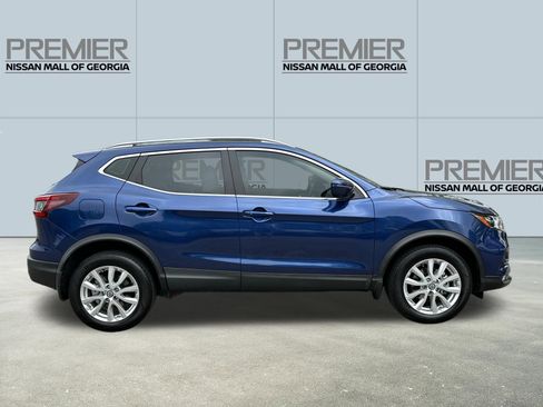 Used 2022 Nissan Rogue Sport SV w/ Technology Package image 4