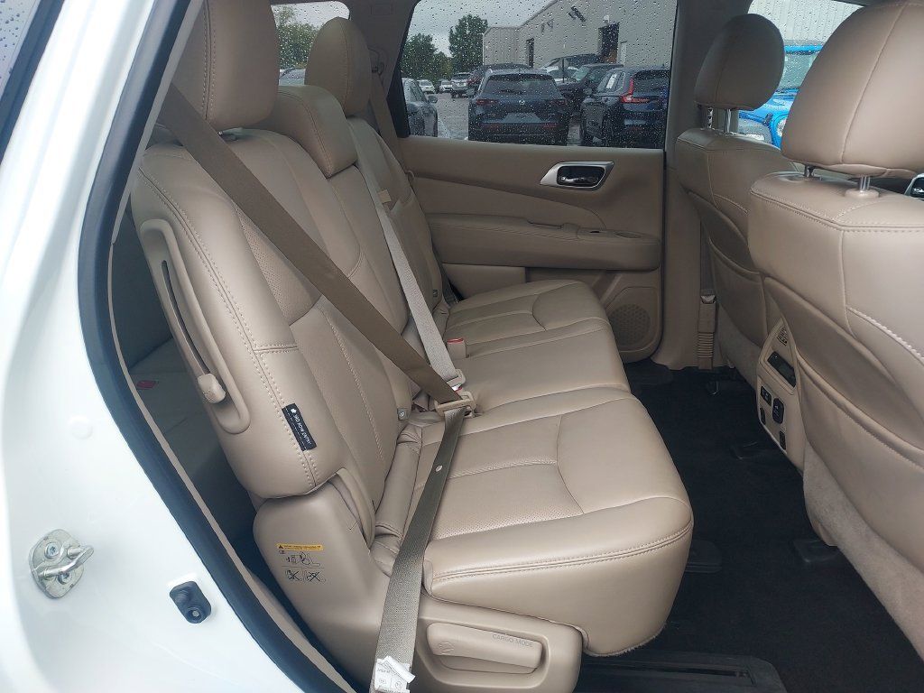 Used 2020 Nissan Pathfinder Platinum AWD/4WD image 38
