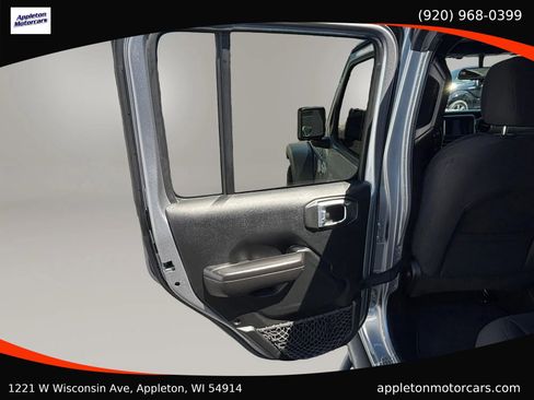 Used 2018 Jeep Wrangler Unlimited Sport S AWD/4WD image 25