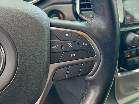 Used 2021 Jeep Grand Cherokee Limited AWD/4WD image 19